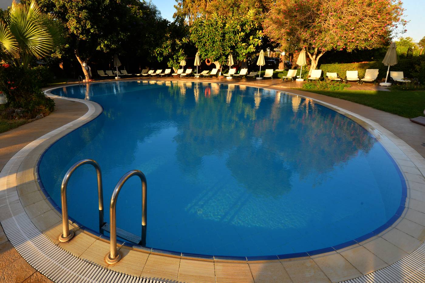 Mutlu-Beach-Pool-5