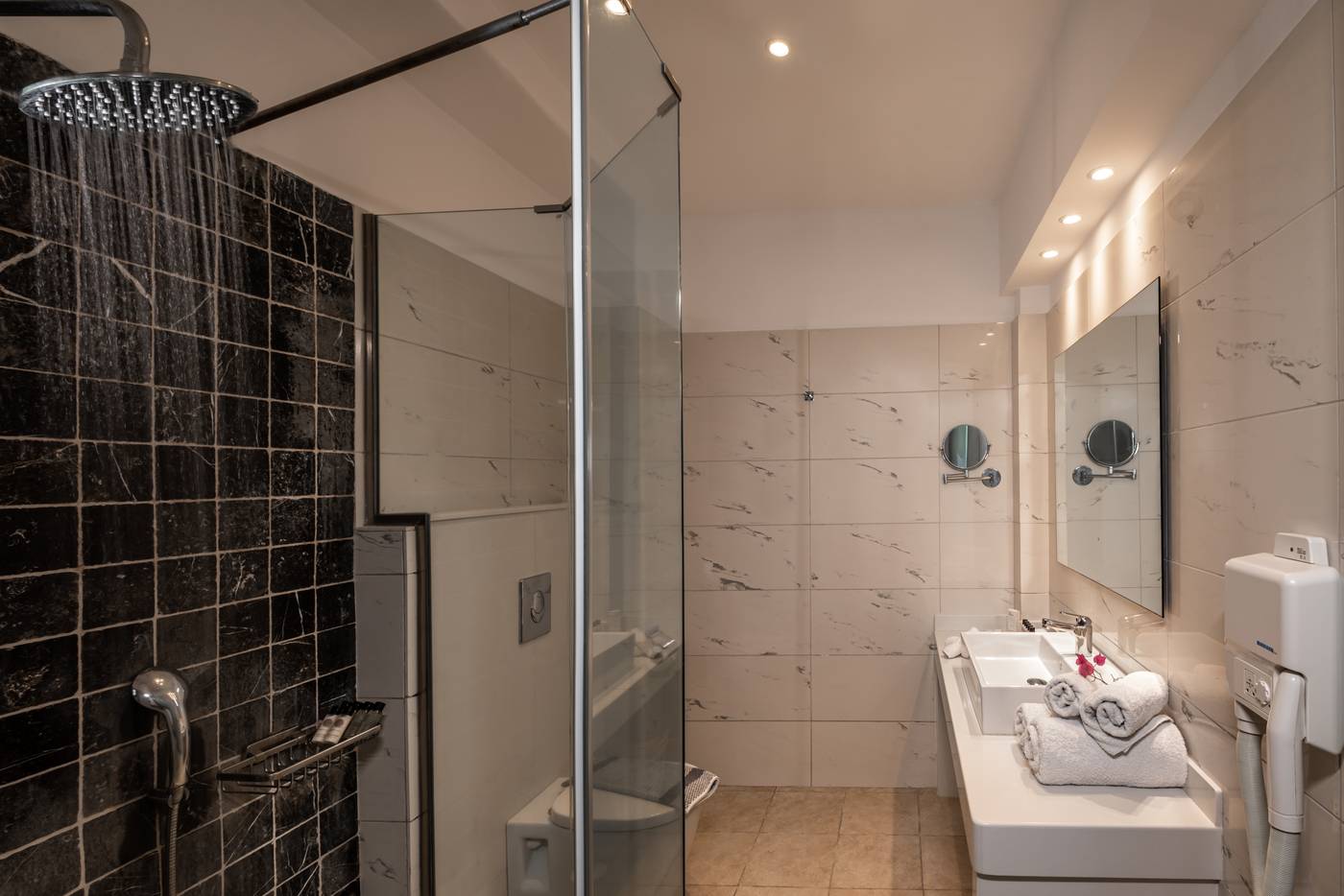 Splendour-Resort-Room-37