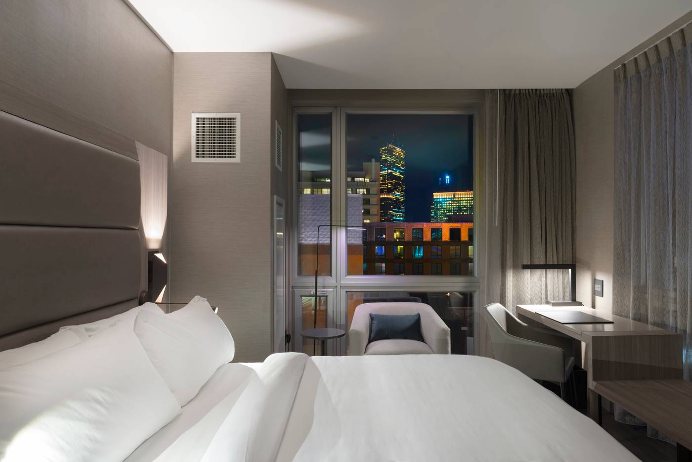 AC-Hotel-Boston-Downtown-Room-26