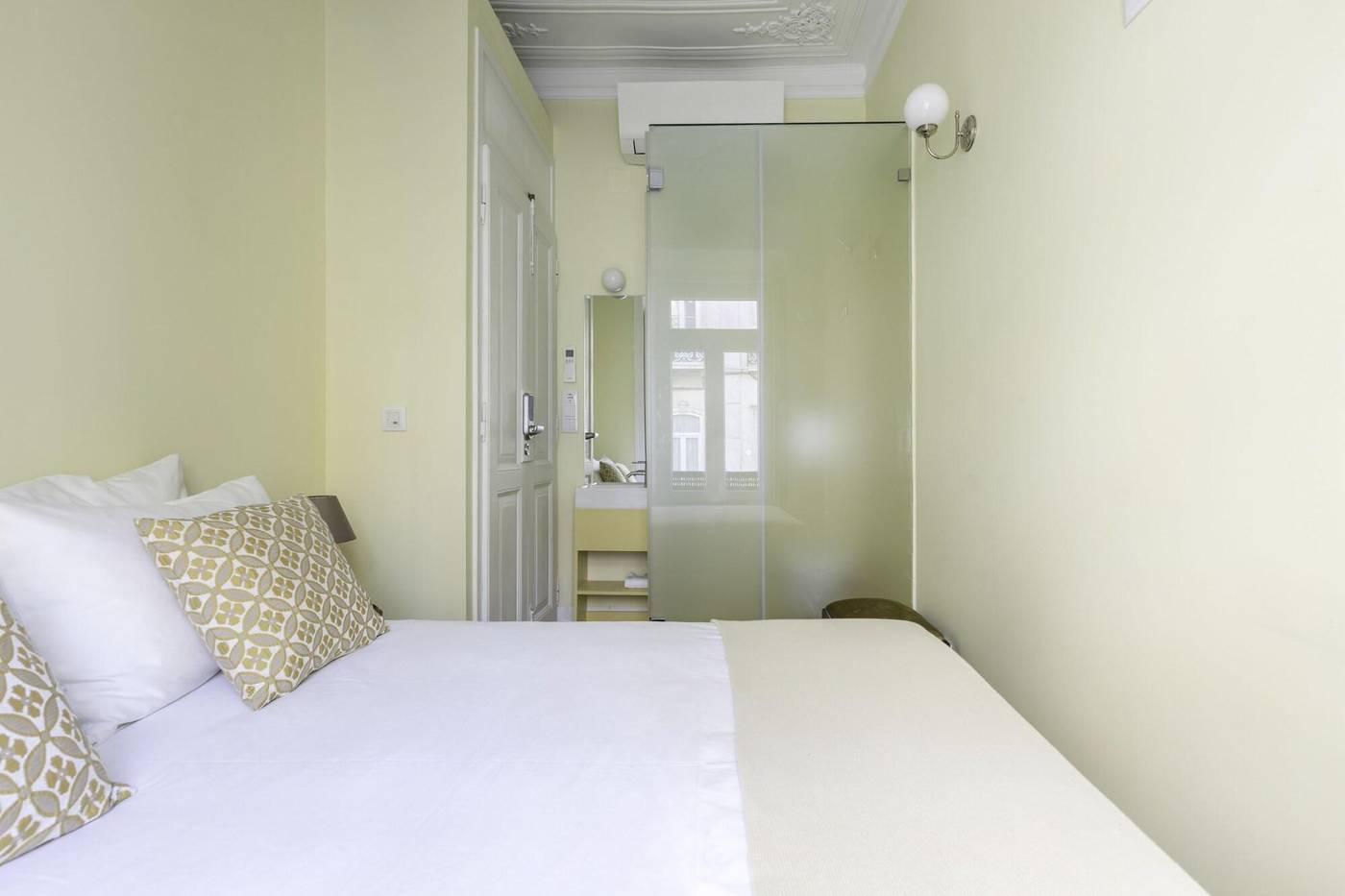 1898-Home---Suites-Room-27