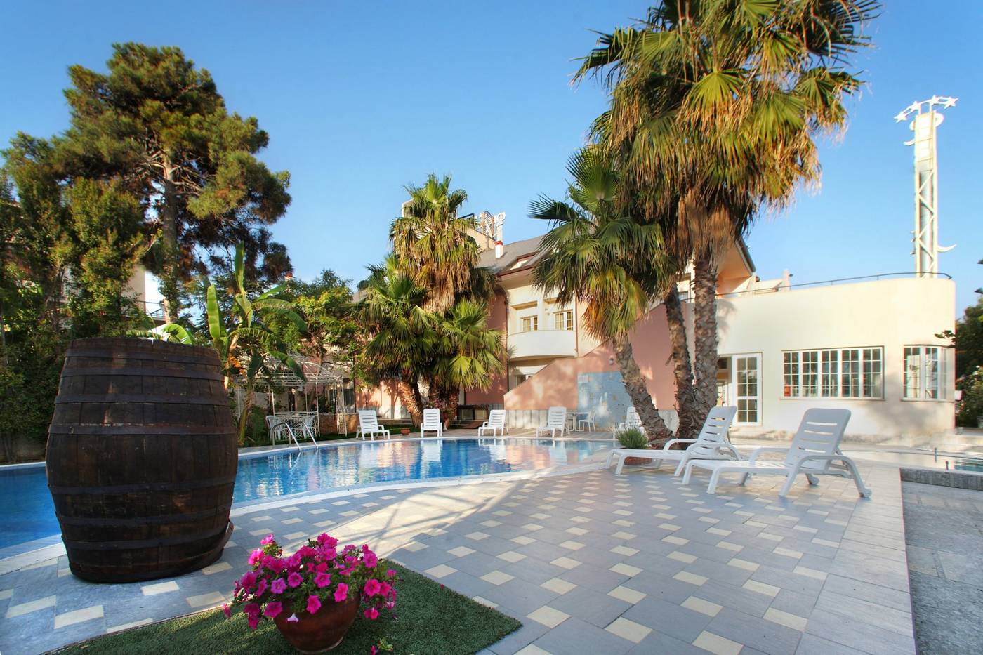 REGENT BEACH HOTEL & APARTMENTS-Italy-CATONA DI REGGIO CALABRIA-General view-3