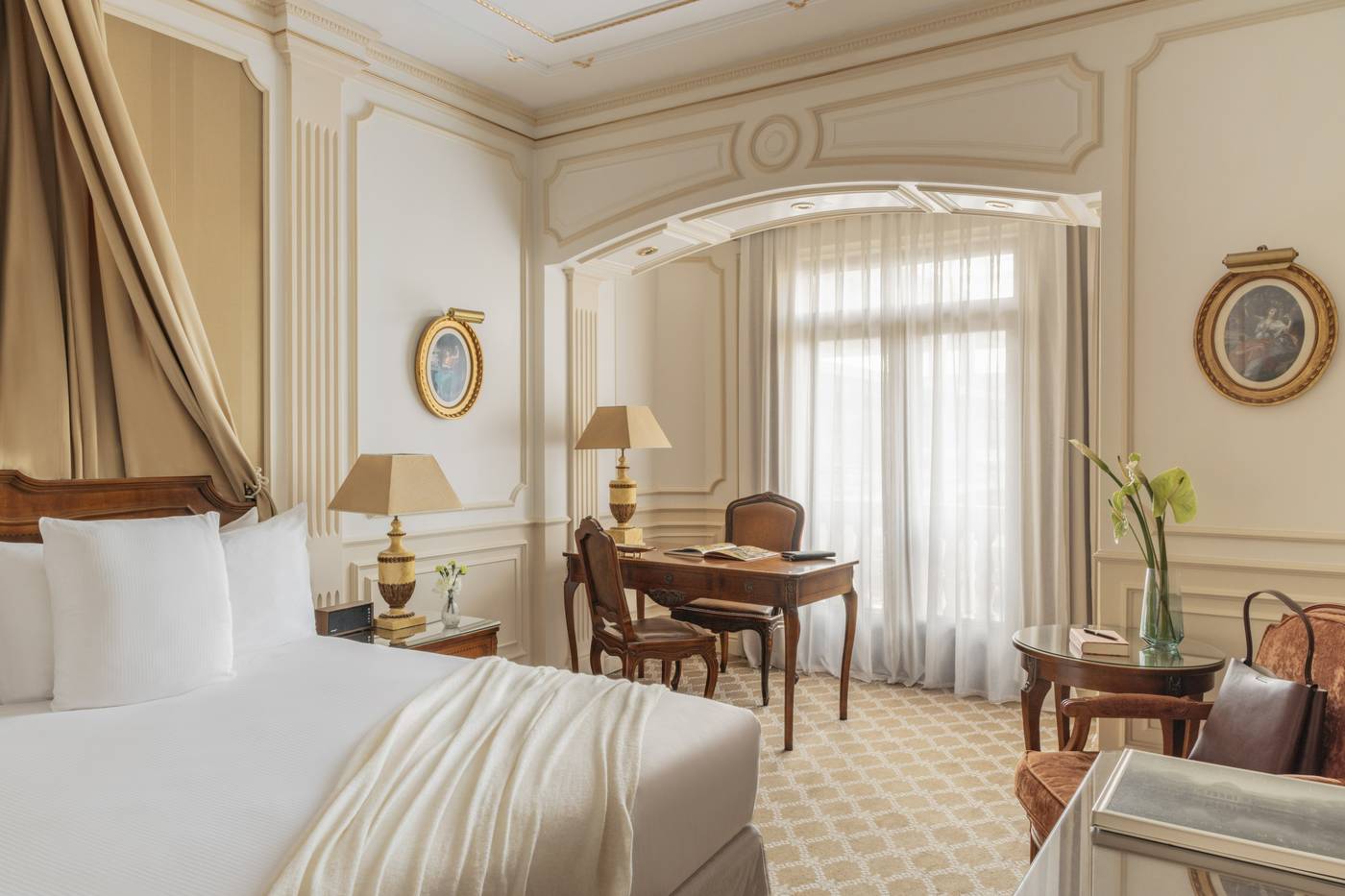 F-nix-Gran-Melia-Room-10