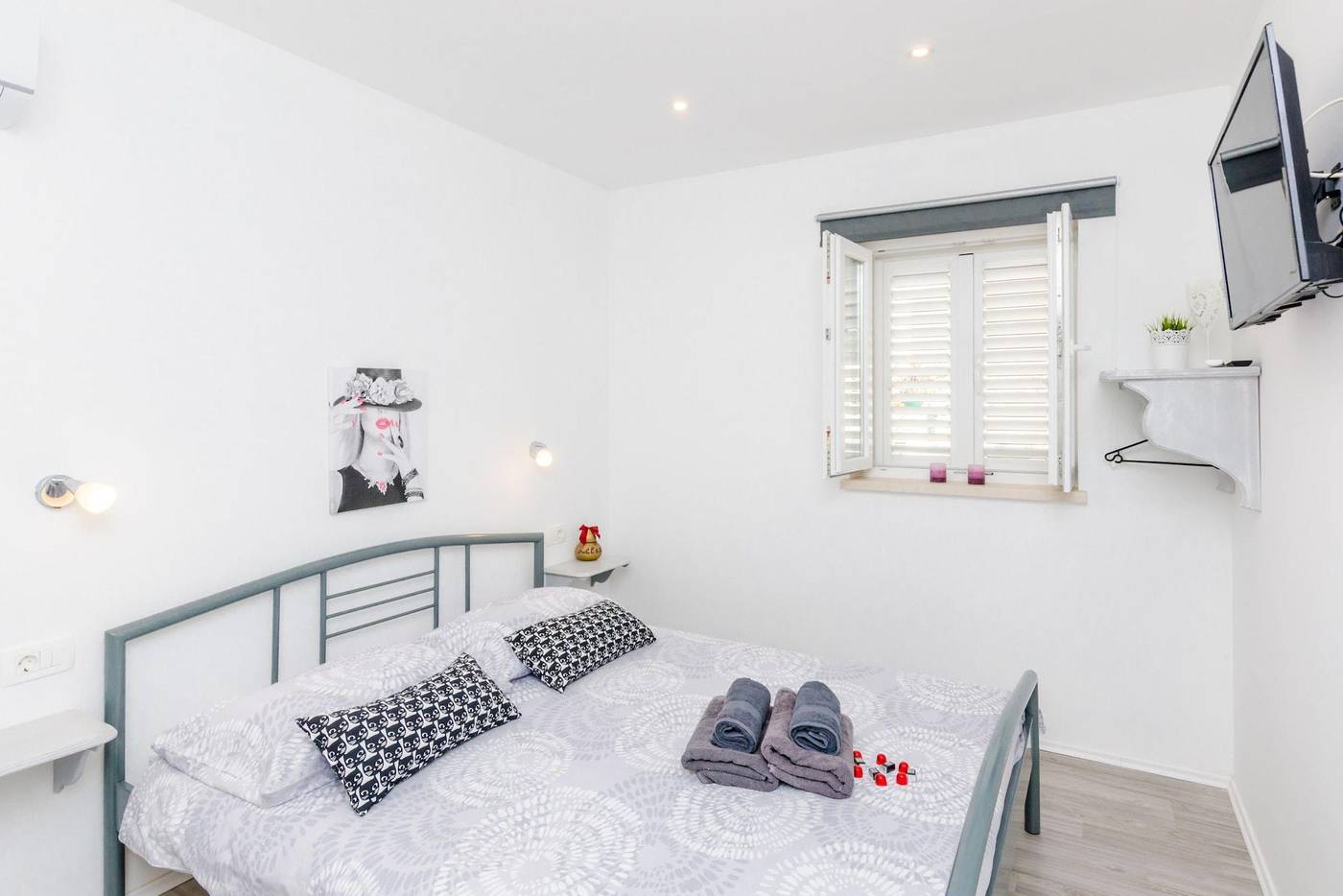 Guest-House-Nikolina-Room-17