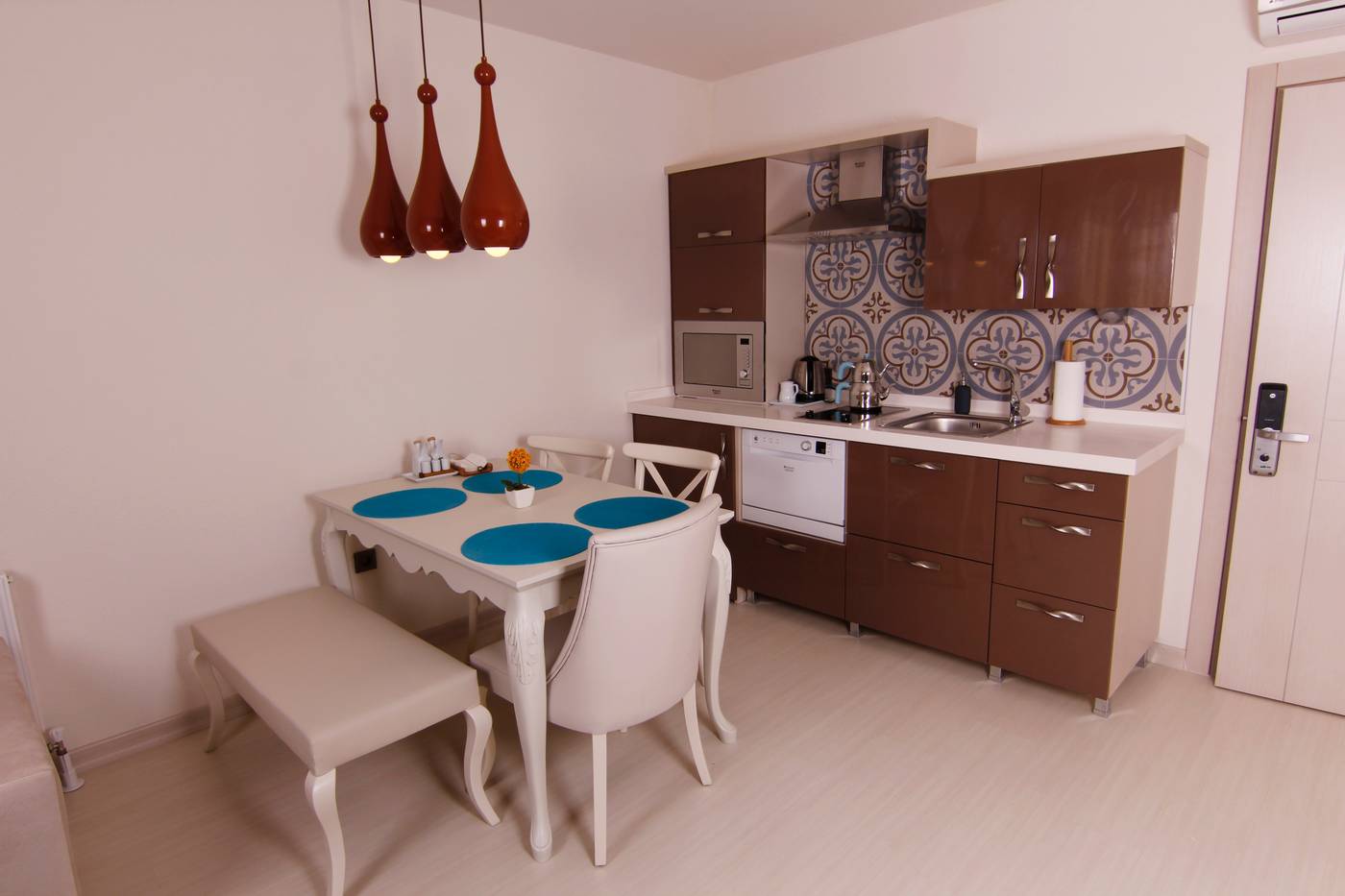 Zin-D-Home-Cekmekoy-Room-2