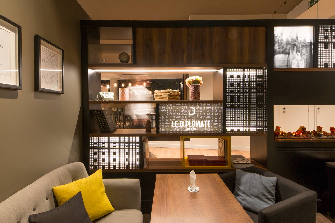 L-elysee-Val-D-europe-Bar-20