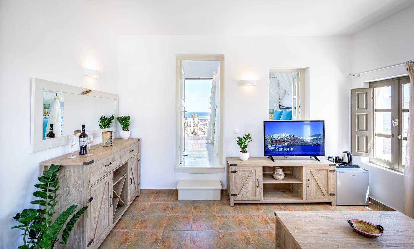 En-Plo-Boutique-Suites---Oia-Santorini-Room-41