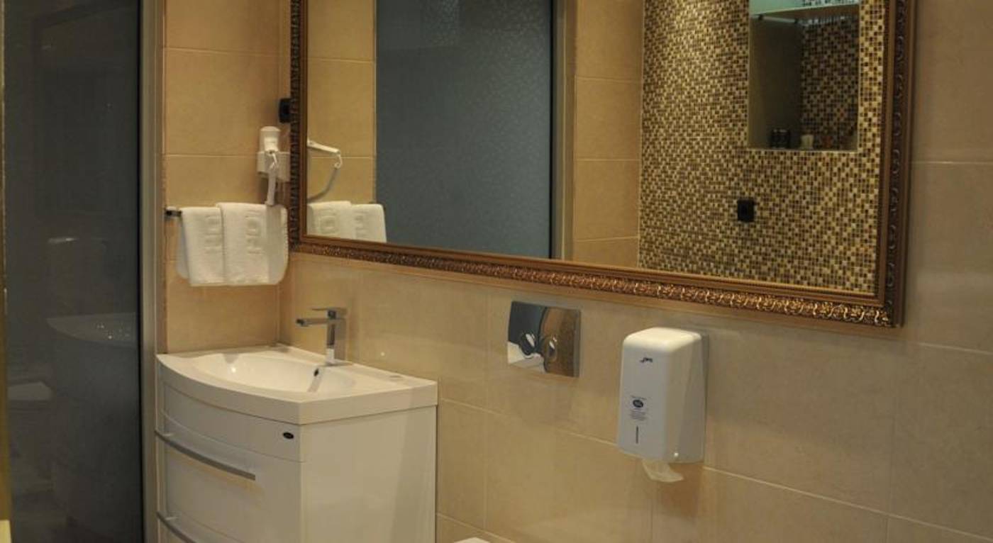 Espana-Bosnia & Herzegovina-SARAJEVO-Room-4