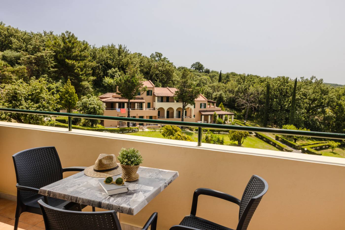 Century-Resort-Apartments-Room-20