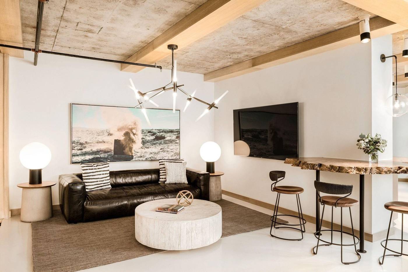 the-DOUGLAS--Autograph-Collection-Room-16