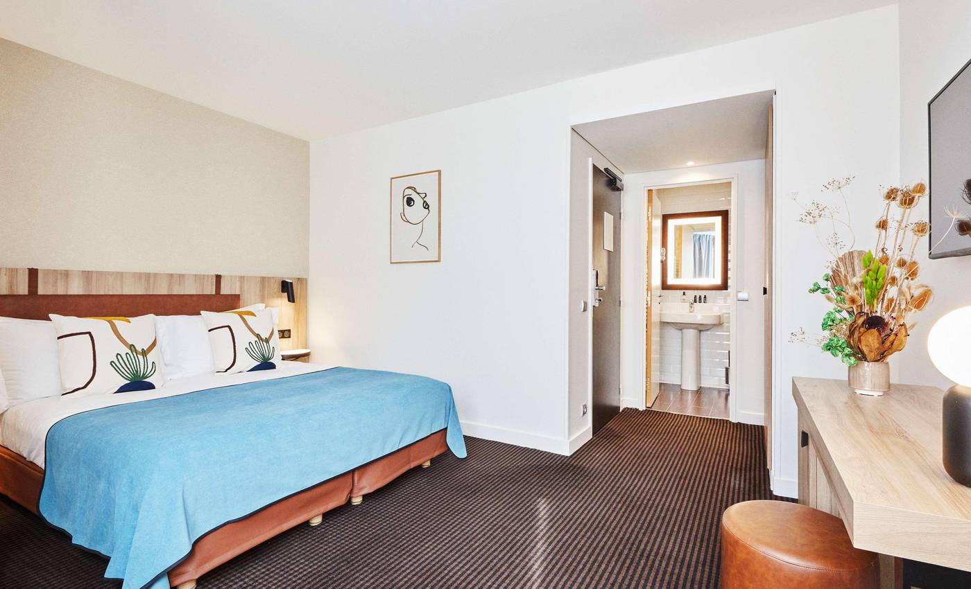 Plaza-Tour-Eiffel-Room-20