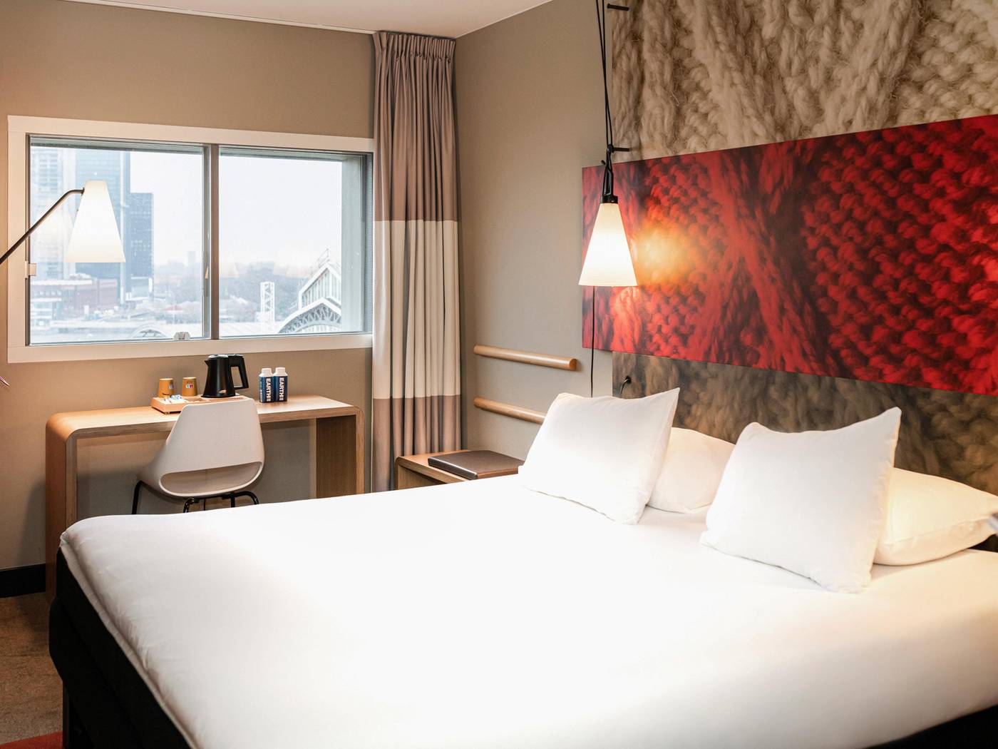 ibis-Amsterdam-Centre-Room-27