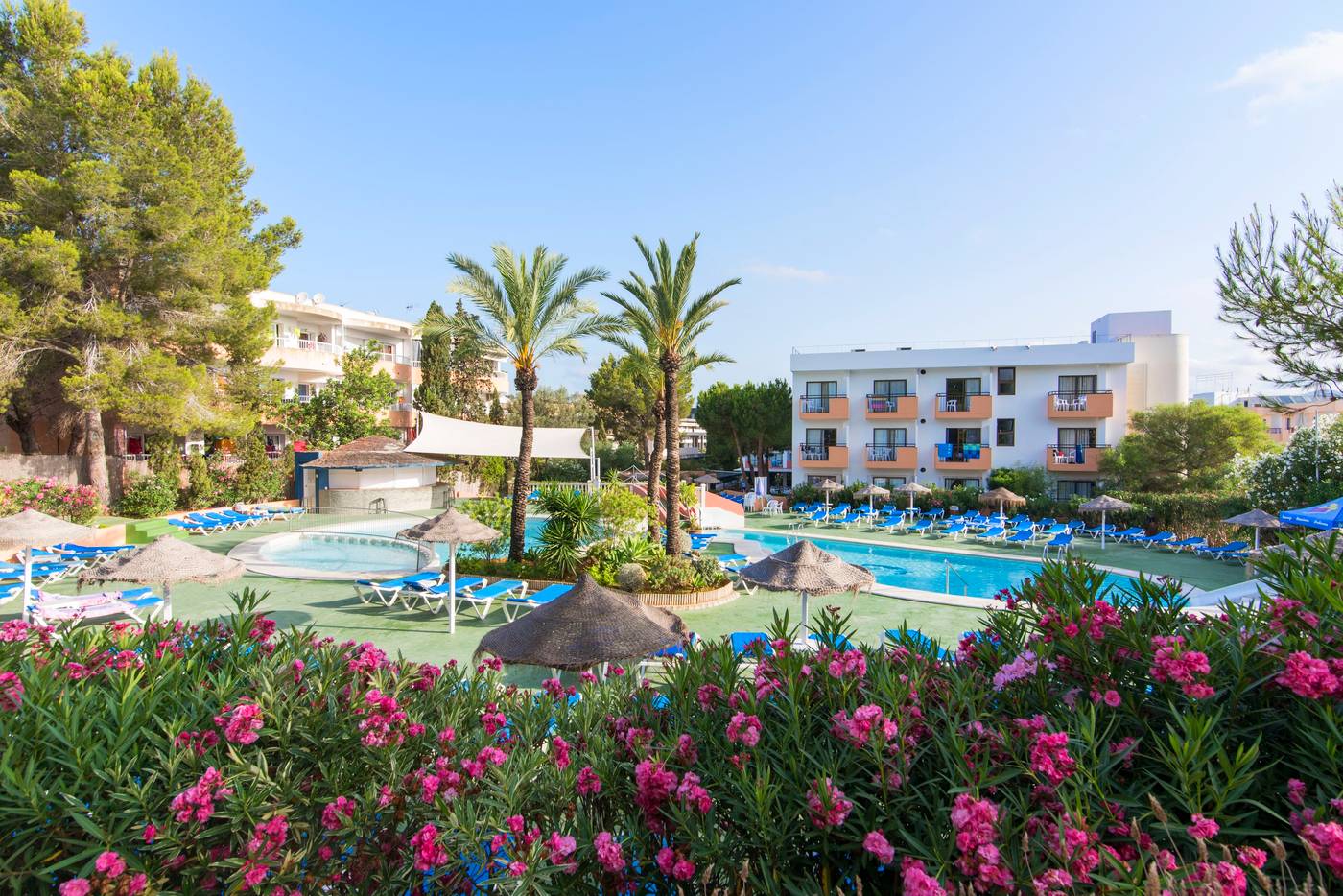 Azuline-Hotel-Mar-Amantis-Pool-2