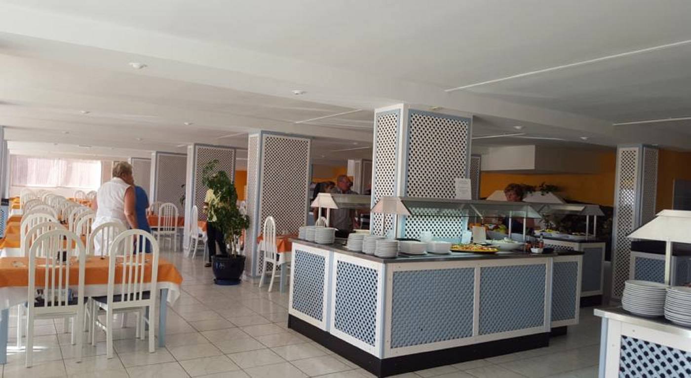 Apartamentos-LIVVO-Palm-Garden-Restaurant-18