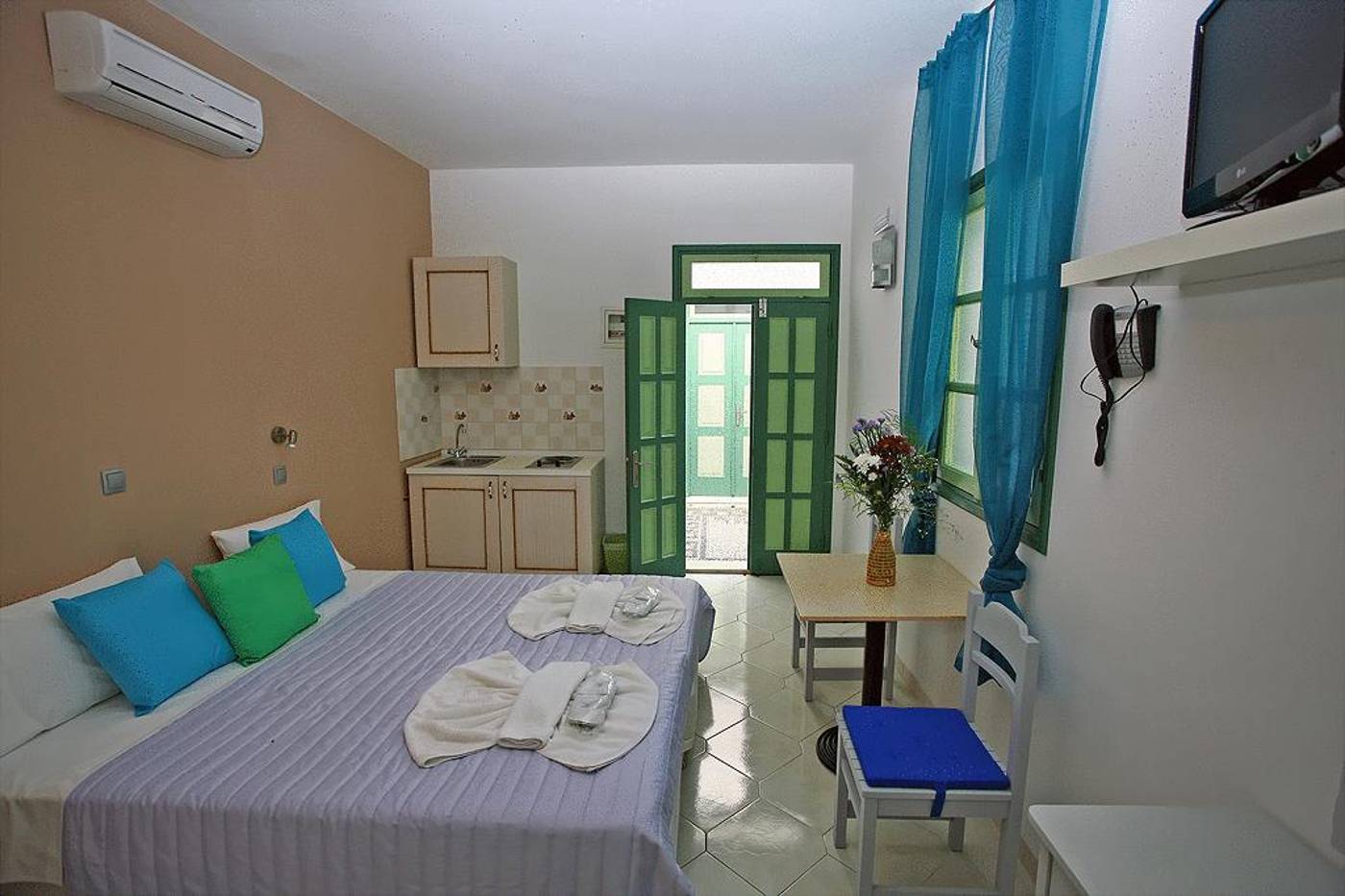 Xenones-Lindos-Room-19