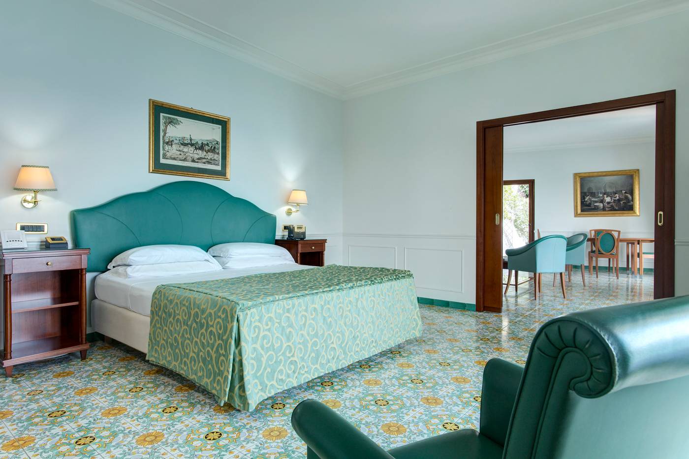 Lloyd-s-Baia-Room-12