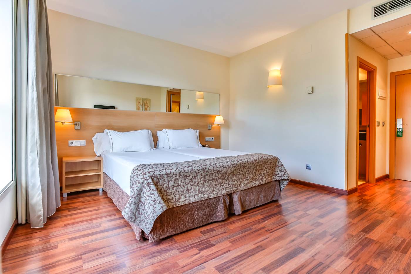 Desitges-Room-15