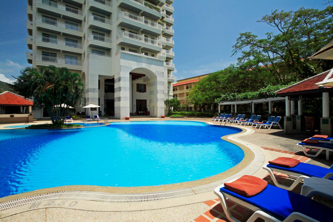 Waterfront-Suites-Phuket-by-Centara-Pool-3
