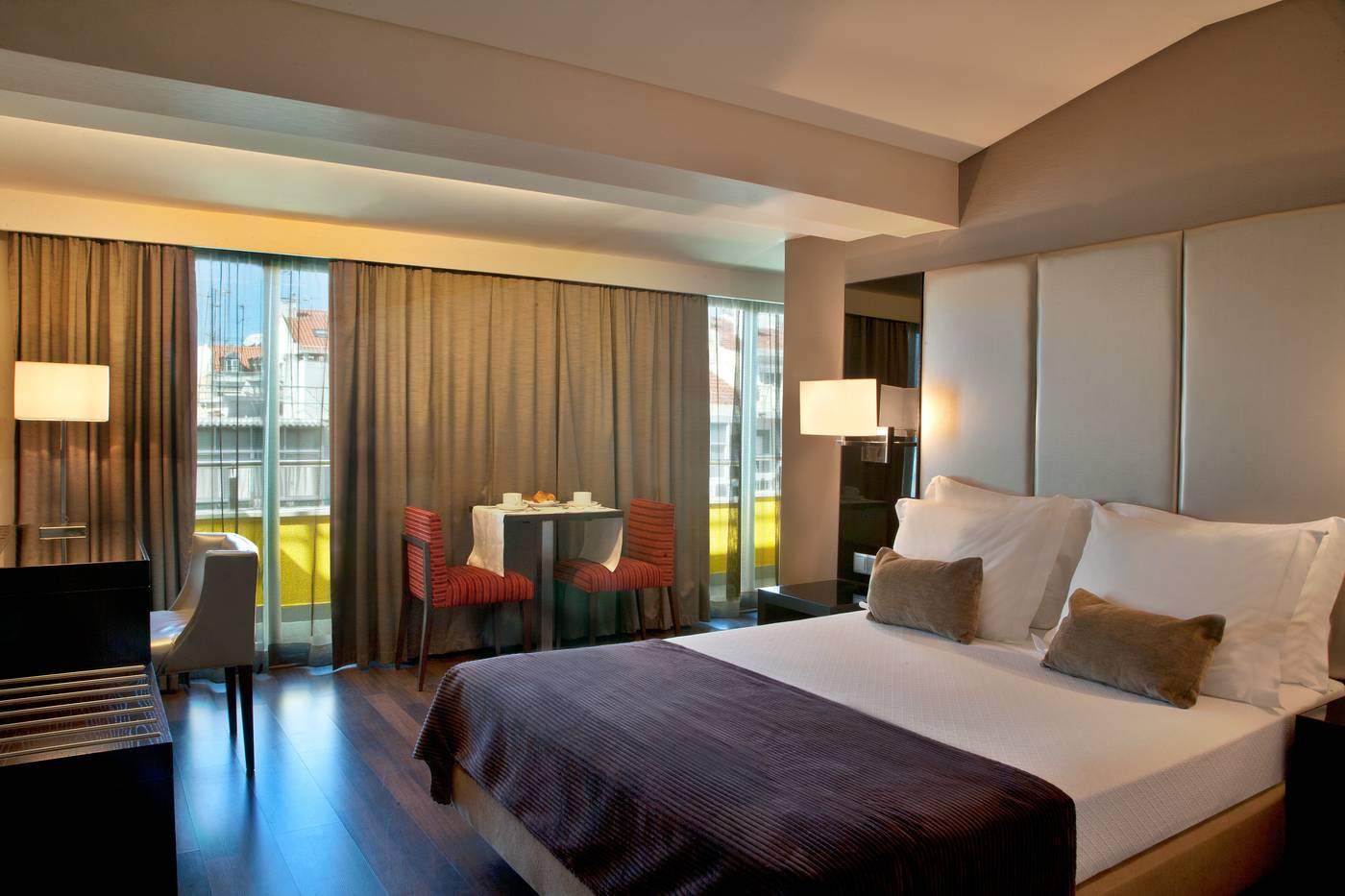 TURIM-Luxe-Hotel-Room-3