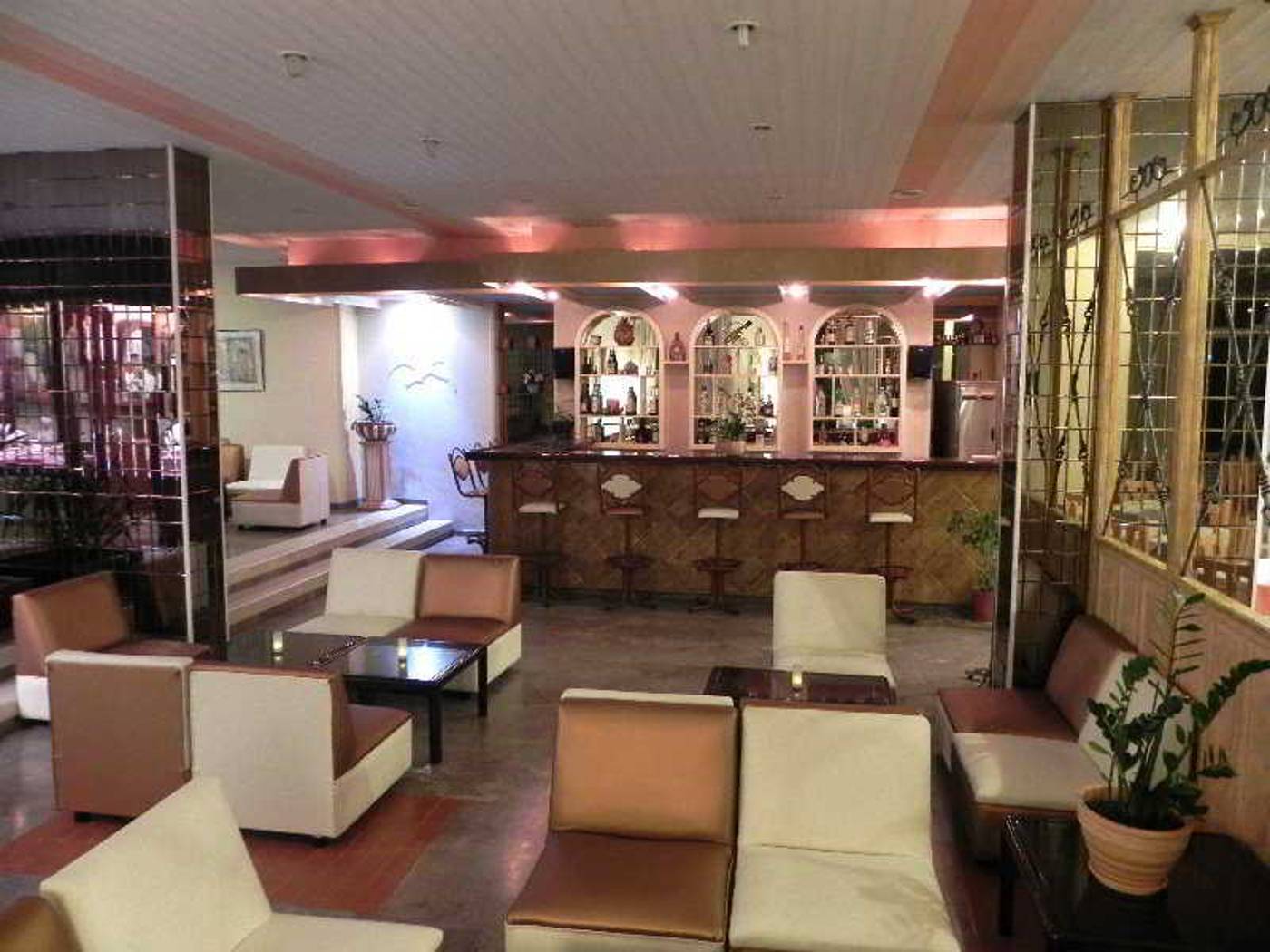 Cooee-Albatros-Bar-16