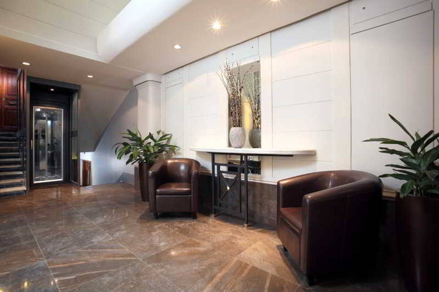 Residence-Trianon-Borgo-Pio-Lobby-15