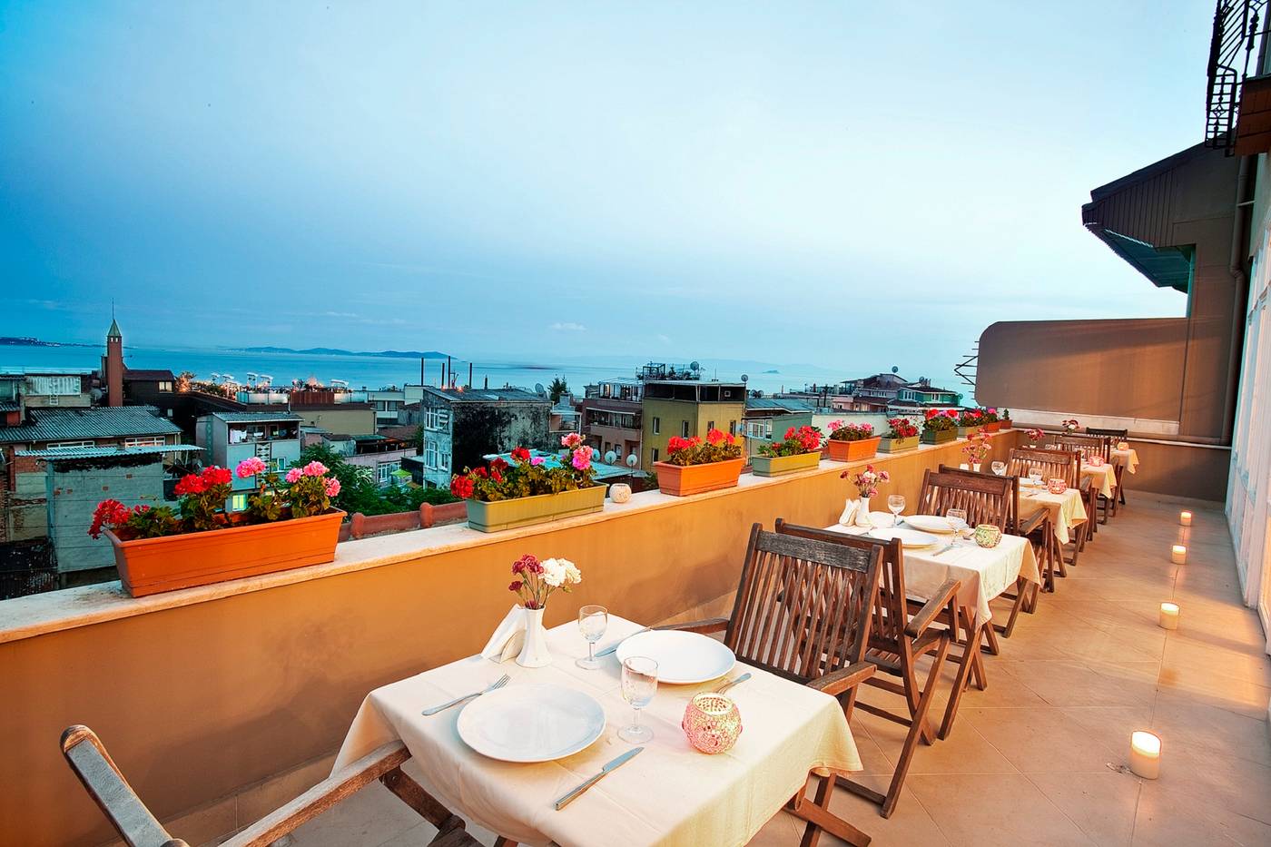 Sumengen-Hotel-Terrace-1