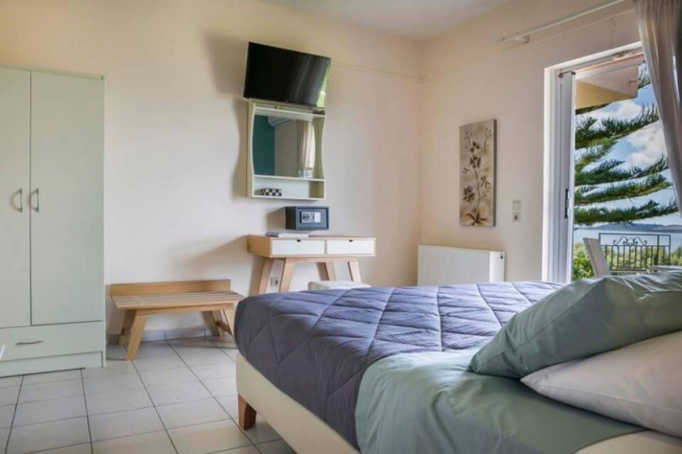 Panorama-Fanari-Studios---Apartments-Room-18