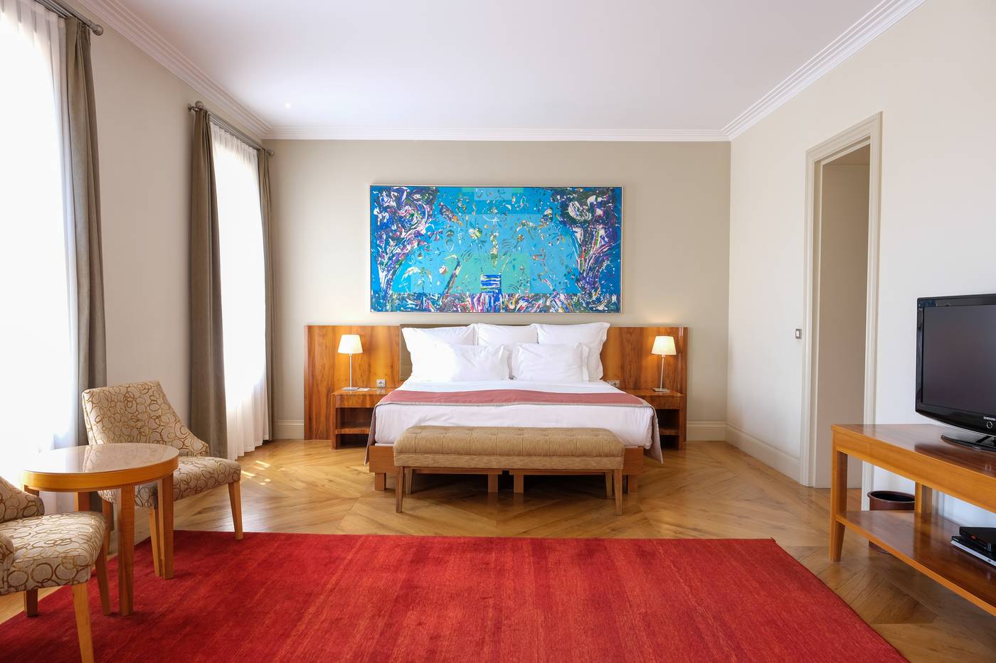 Tomtom-Suites-Room-13