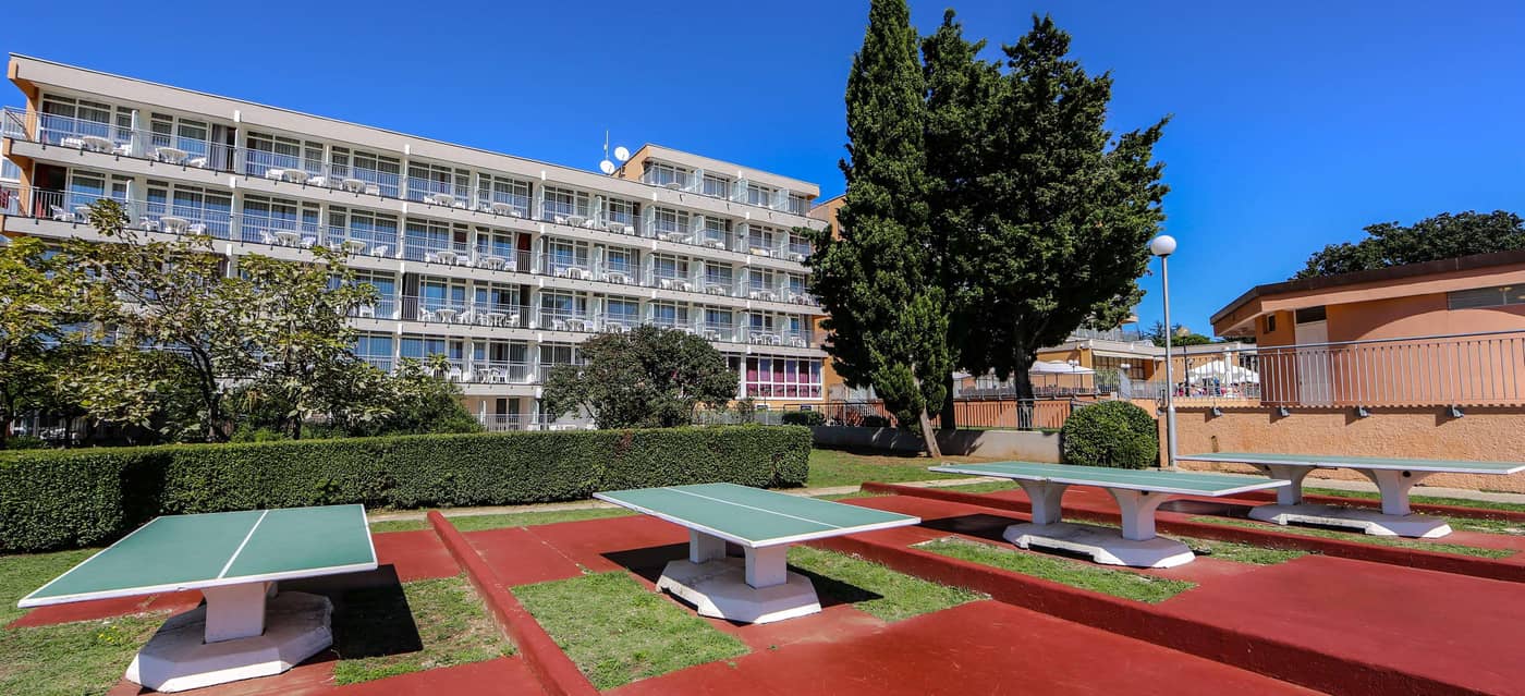 Hotel-Holiday-Sports-and-Entertainment-18