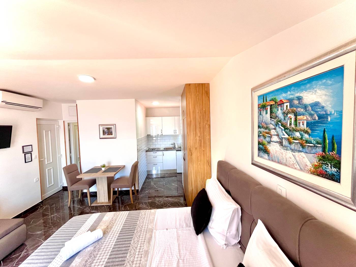 Villa-Sunset-Room-33