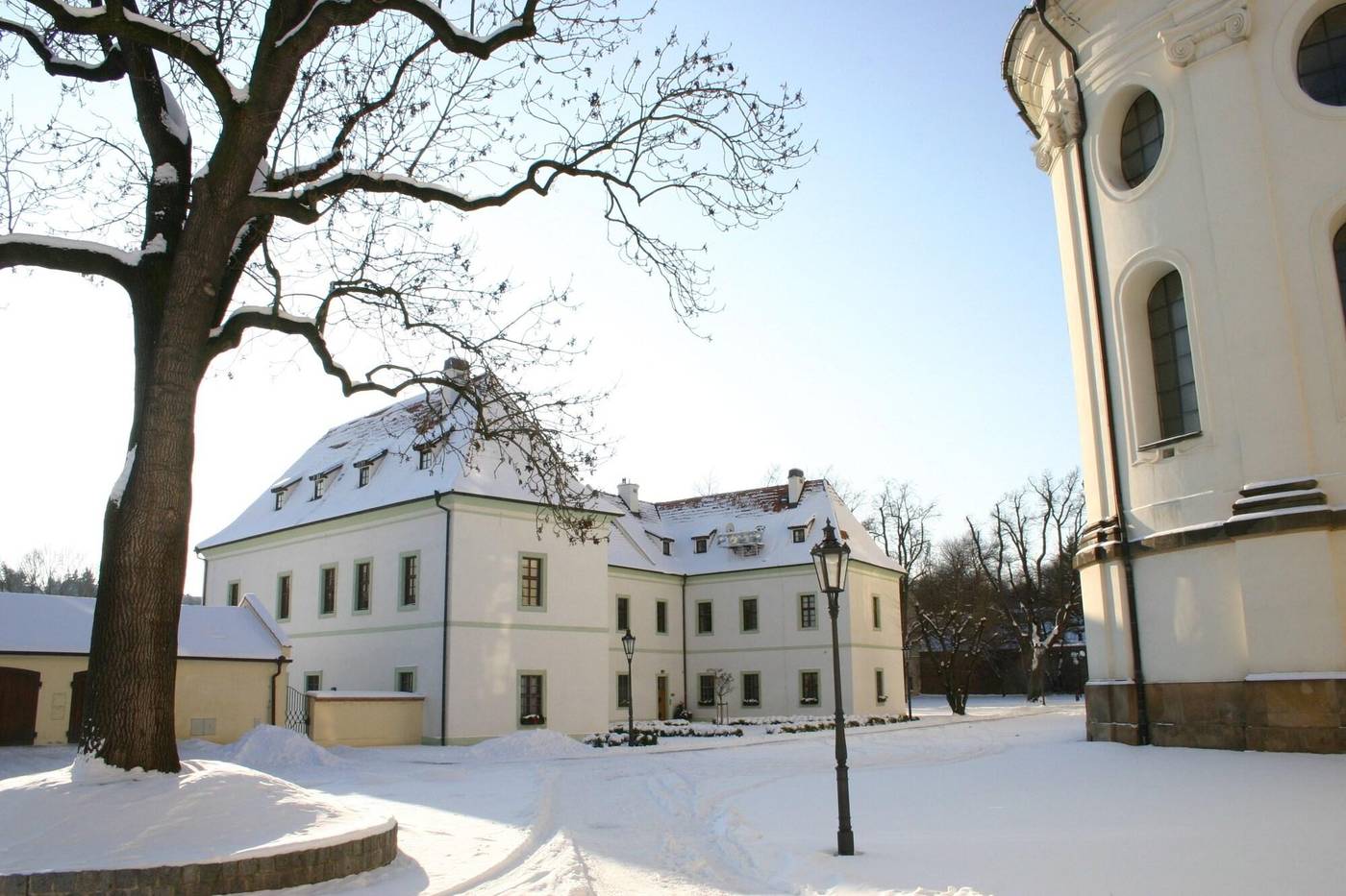 Adalbert-Brevnosky-Klaster-General-view-31