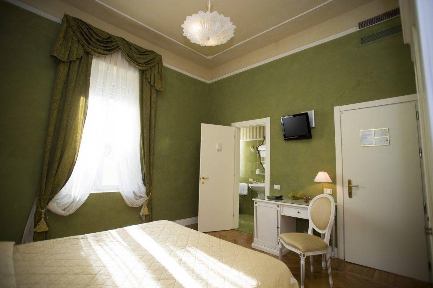 Hotel-Gennarino-Room-24