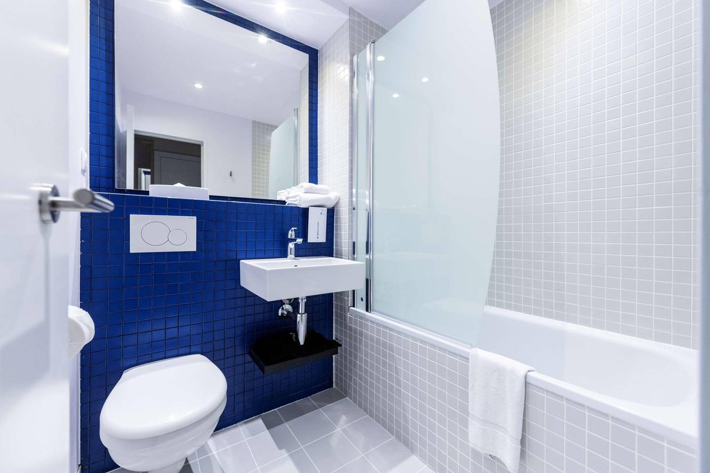 Tulip Inn Antwerpen-Belgium-ANTWERP/BERCHEM-Room-10