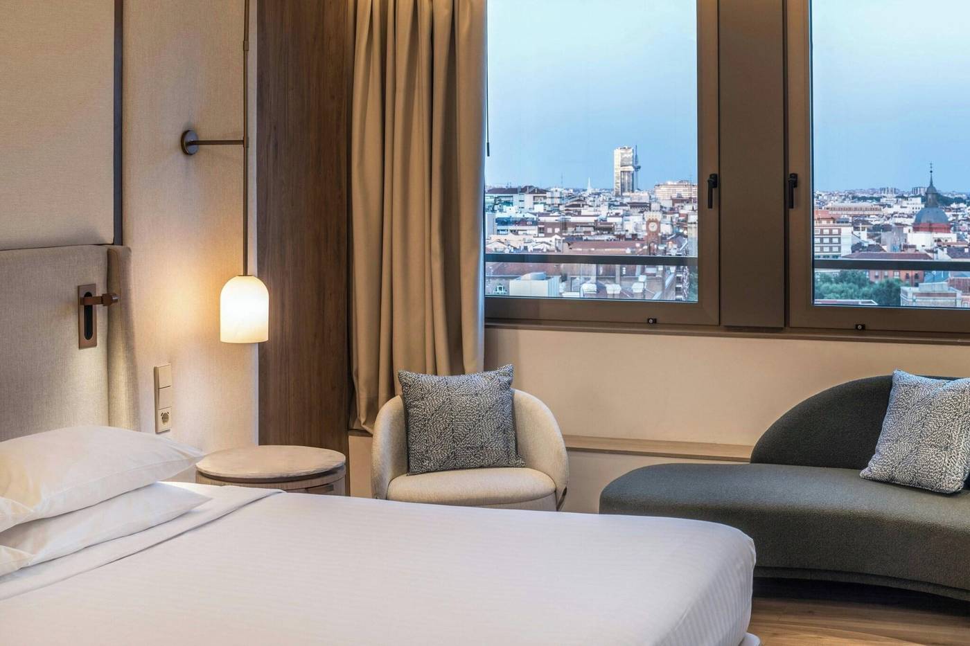 Courtyard-Madrid-Princesa-Room-42