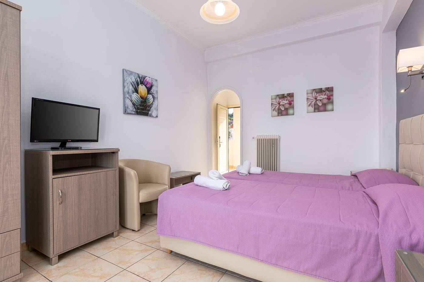 Oasis-Hotel-Room-21