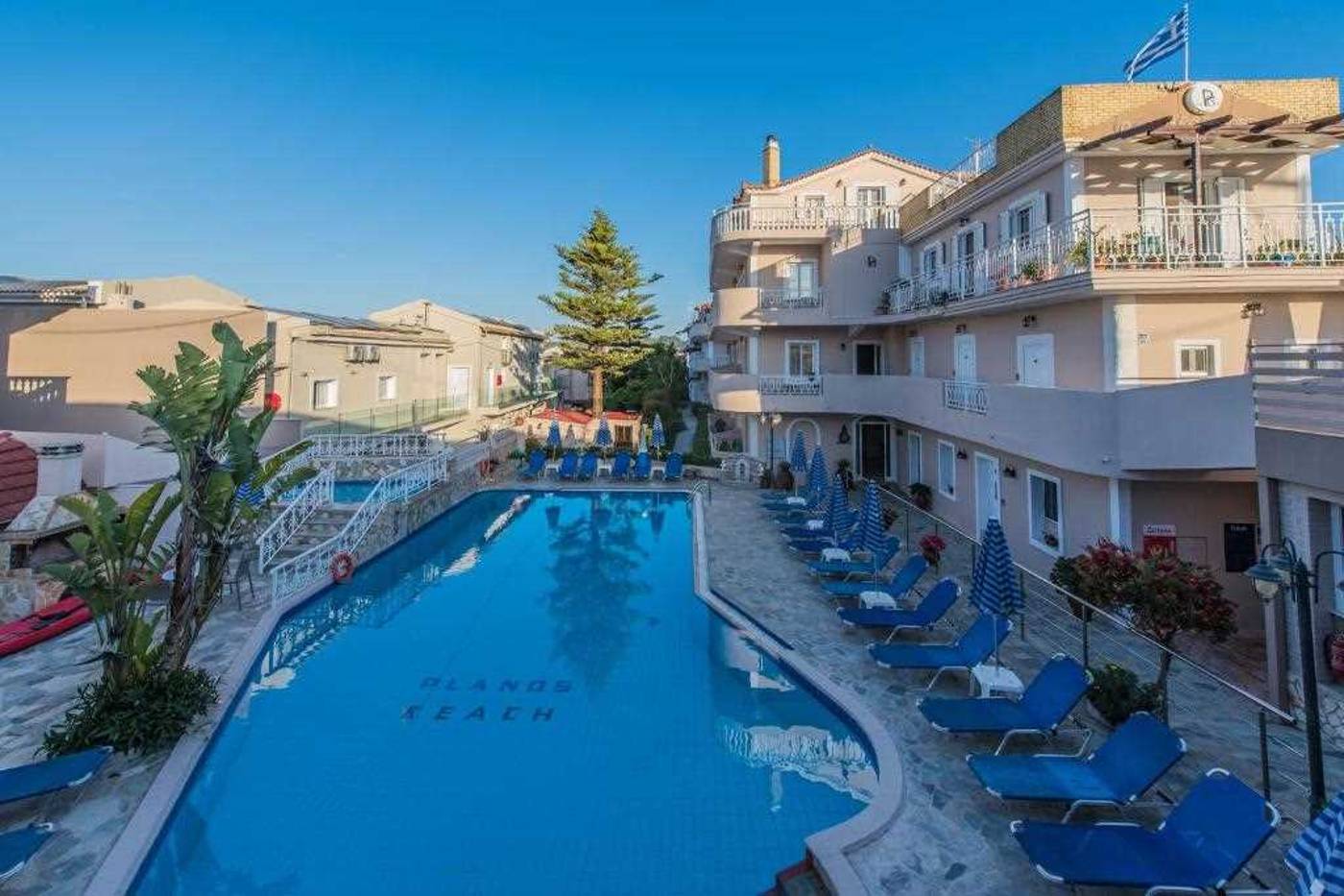 Planos-Beach-Aparthotel-General-view-6