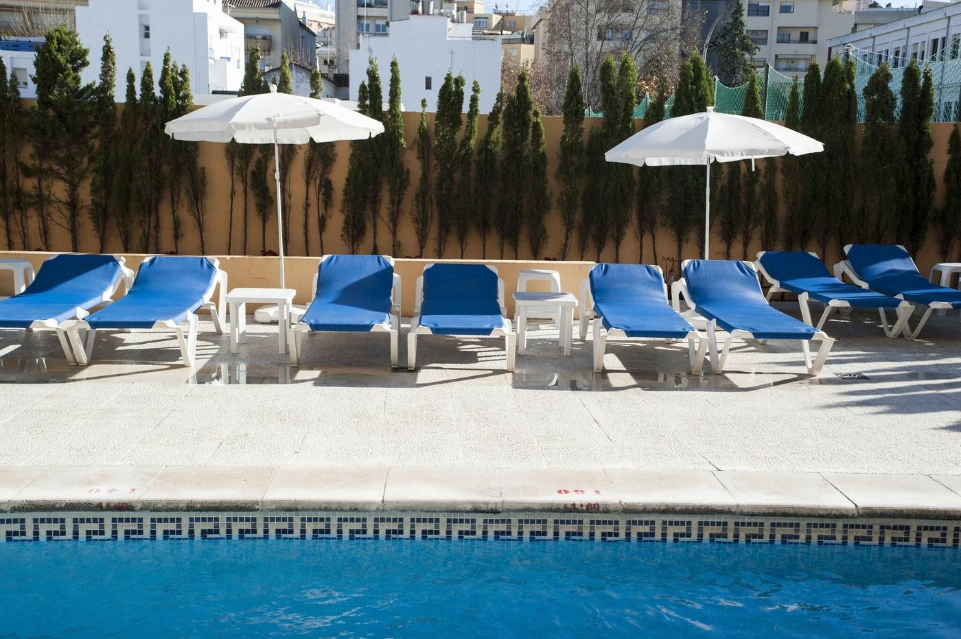 El-Faro-Marbella-Pool-4