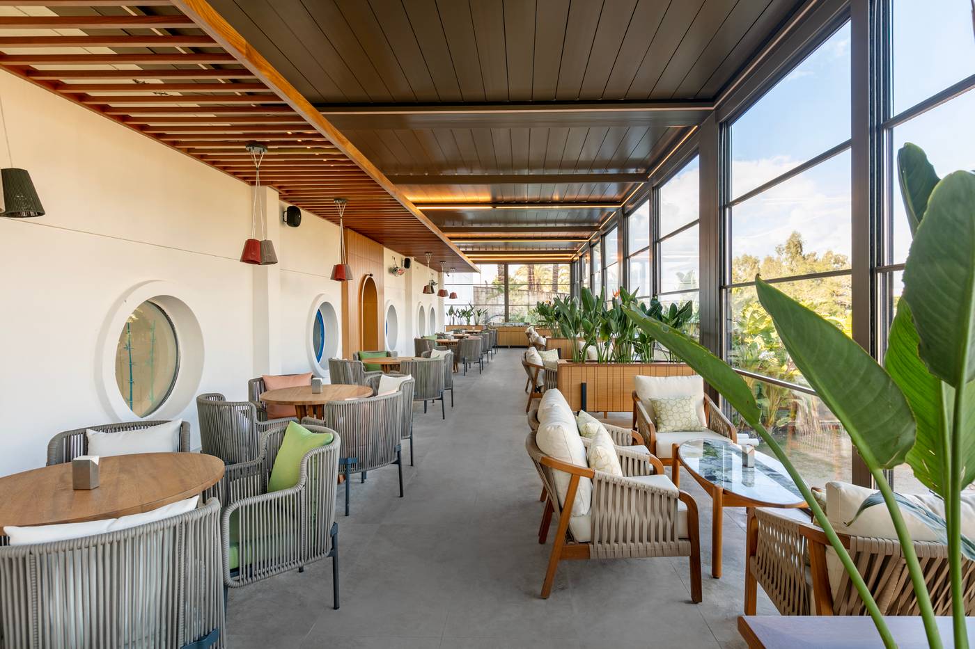 Titanic-Deluxe-Lara-Sports-and-Entertainment-56