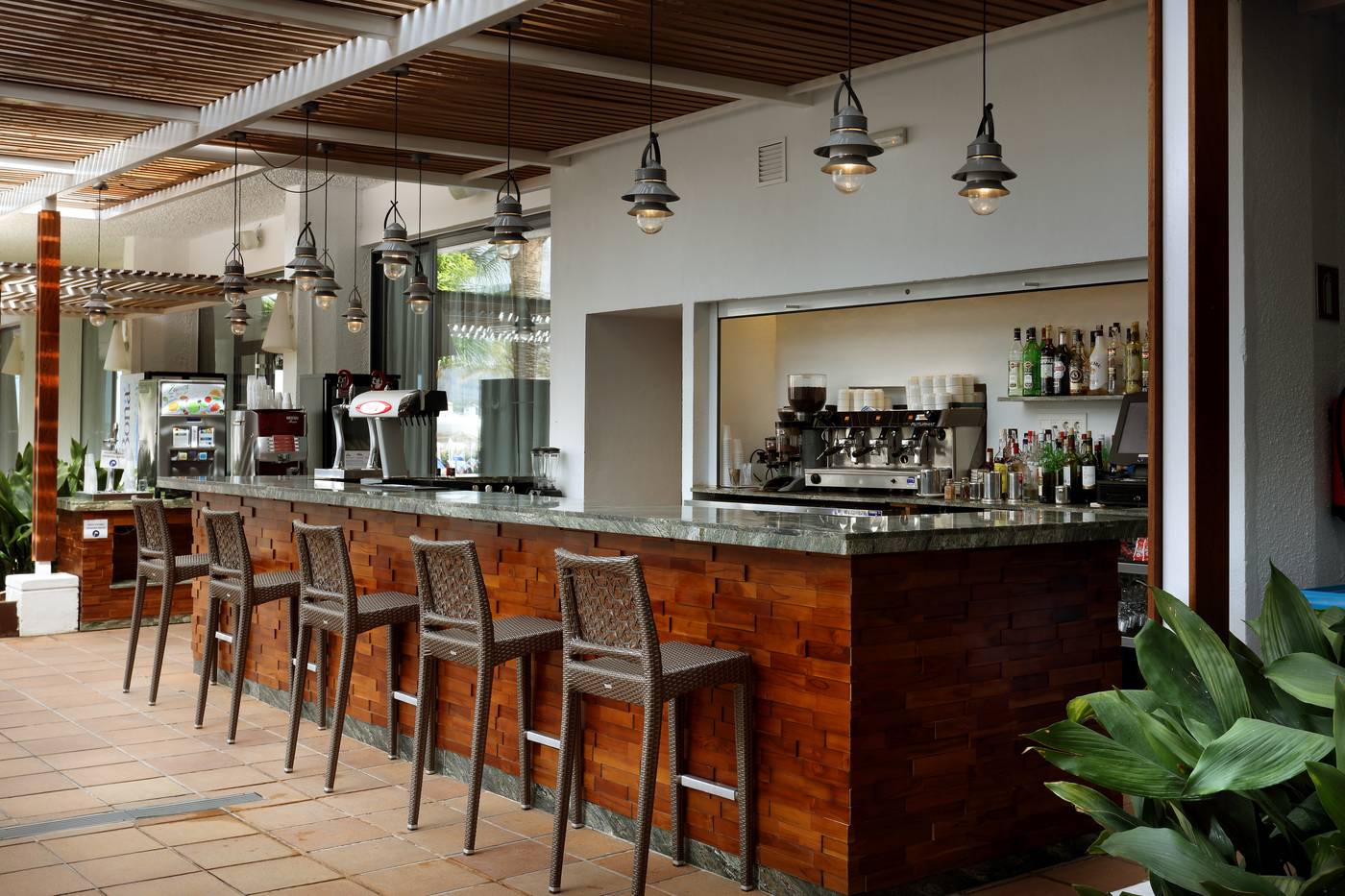 Palladium-Hotel-Palmyra-Bar-32