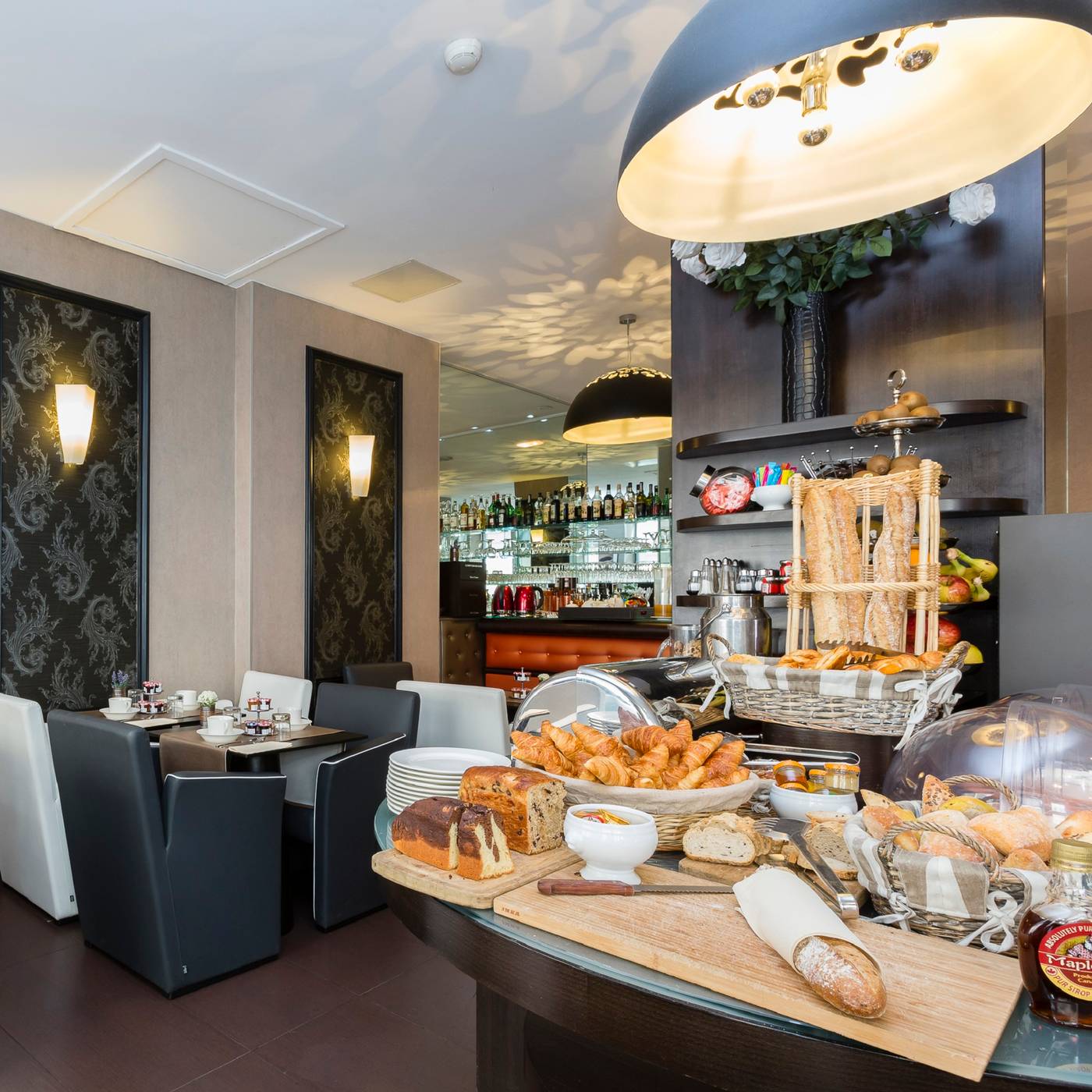 Hotel-Elysees-Bassano-Restaurant-14