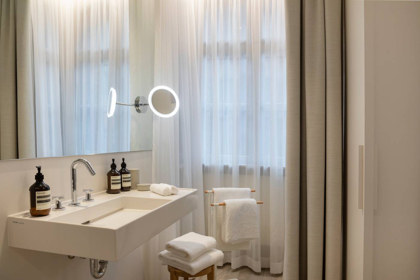 Wilmina-Germany-Berlin-Room-9