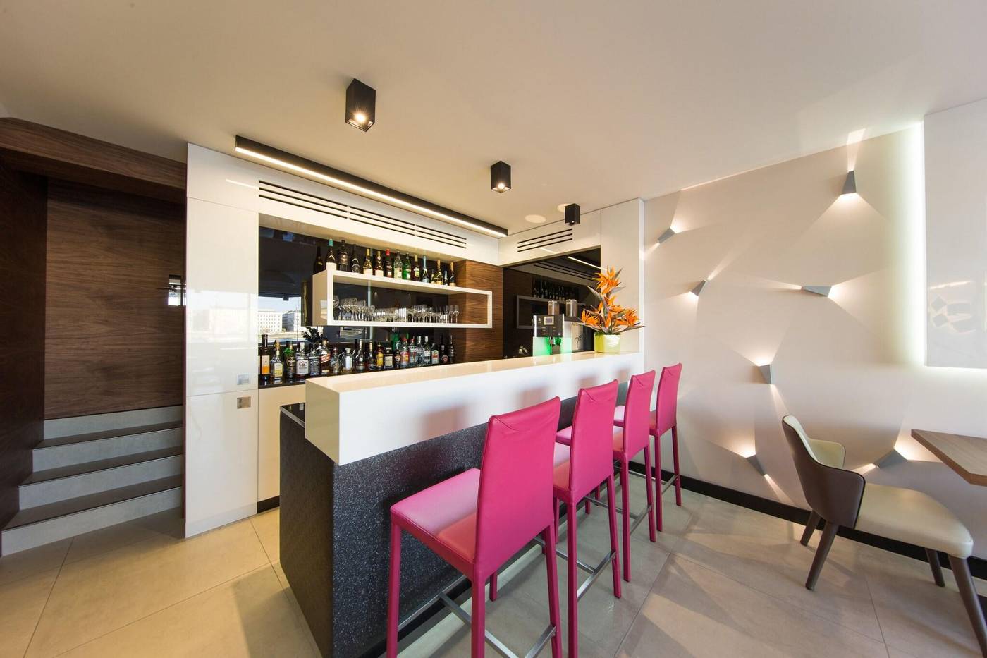 Boutique-Hotel-Victoria-Budapest-Bar-12
