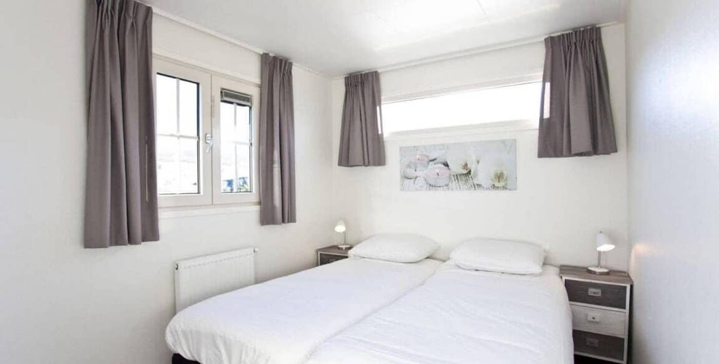 EuroParcs Spaarnwoude-Netherlands-Halfweg-Room-9