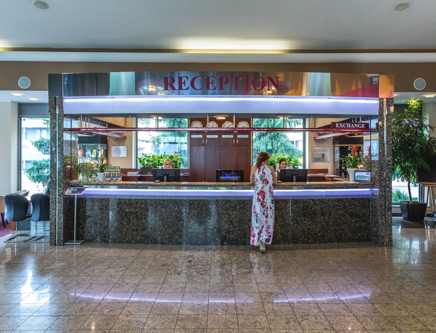 Wellness-Hotel-Step-Lobby-9