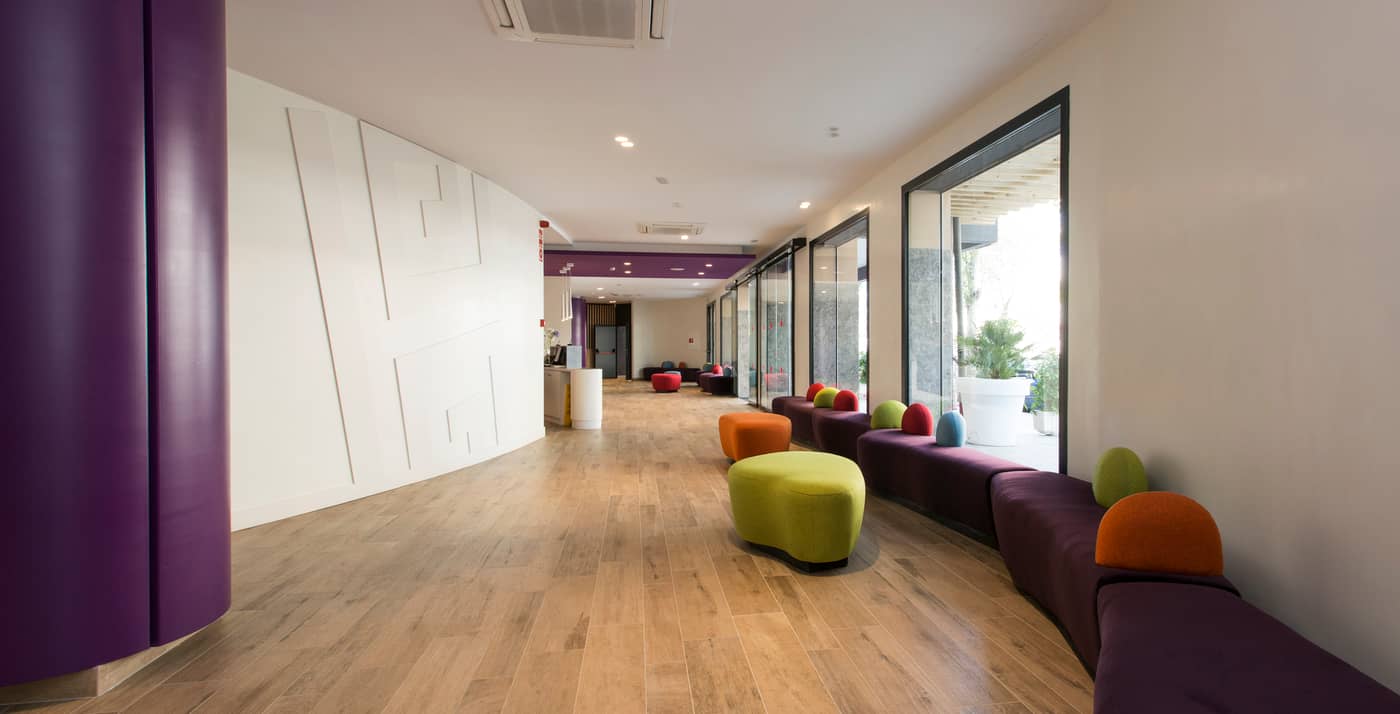 California-Apartments-III-Y-IV-Lobby-40