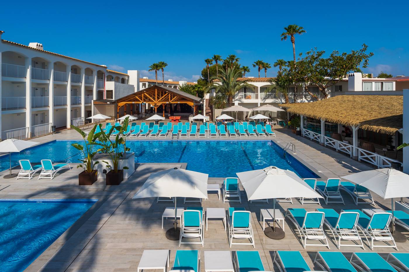 Playasol-Cala-Tarida-Pool-5