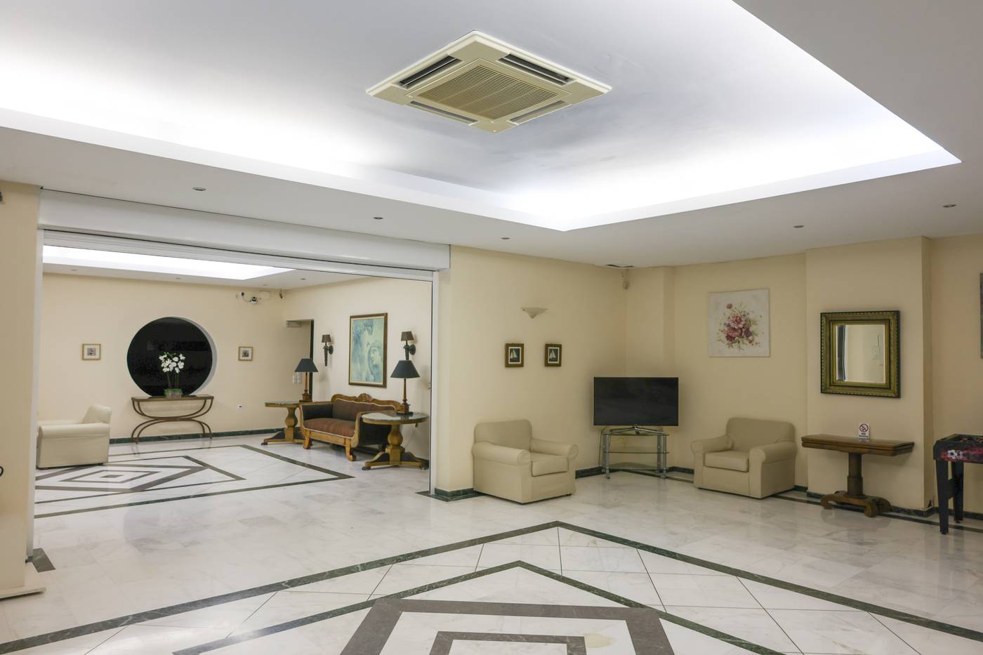 Kanapitsa-Mare-Lobby-64