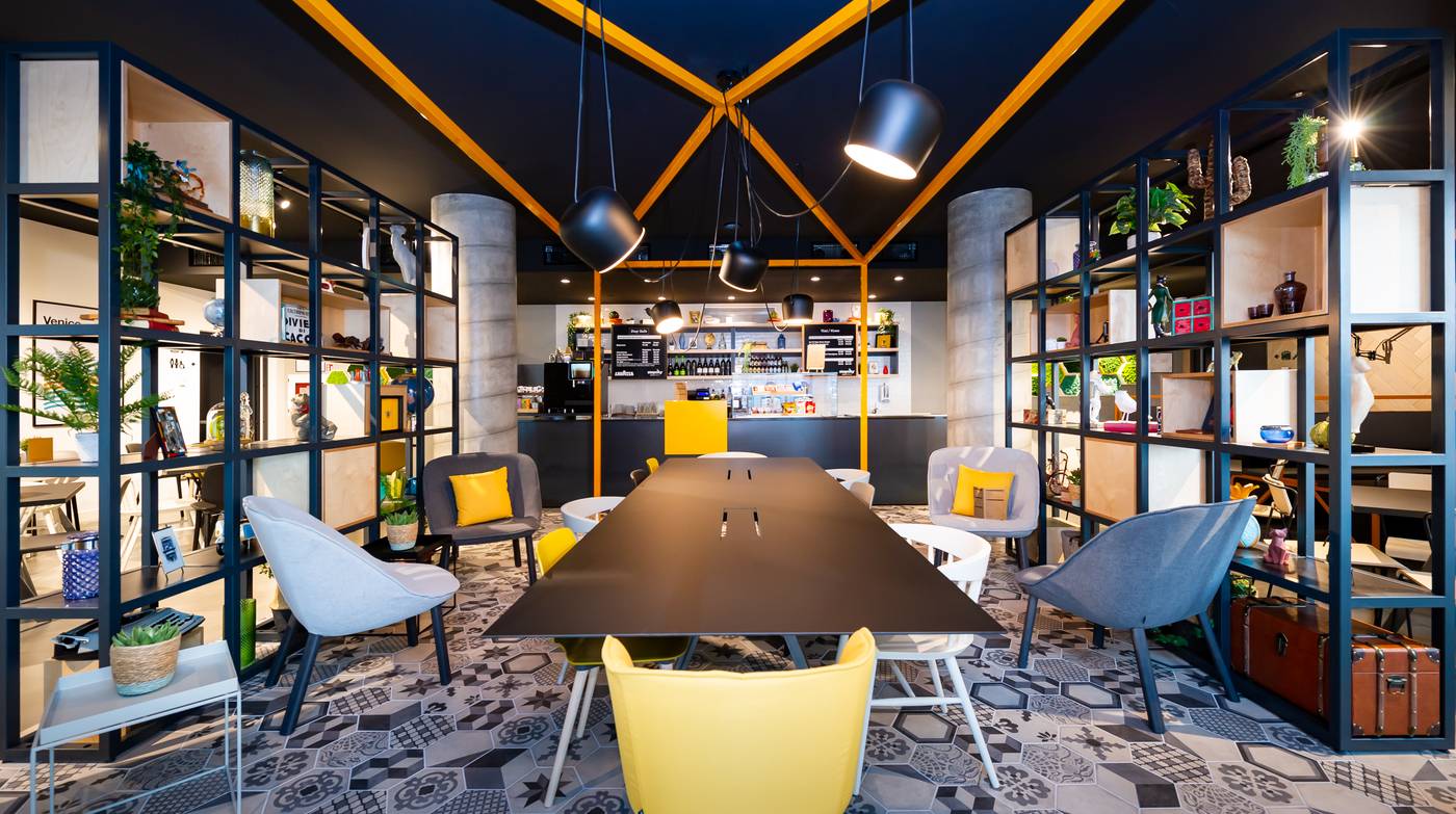 Staycity-Aparthotels-Venice-Mestre-Lobby-14