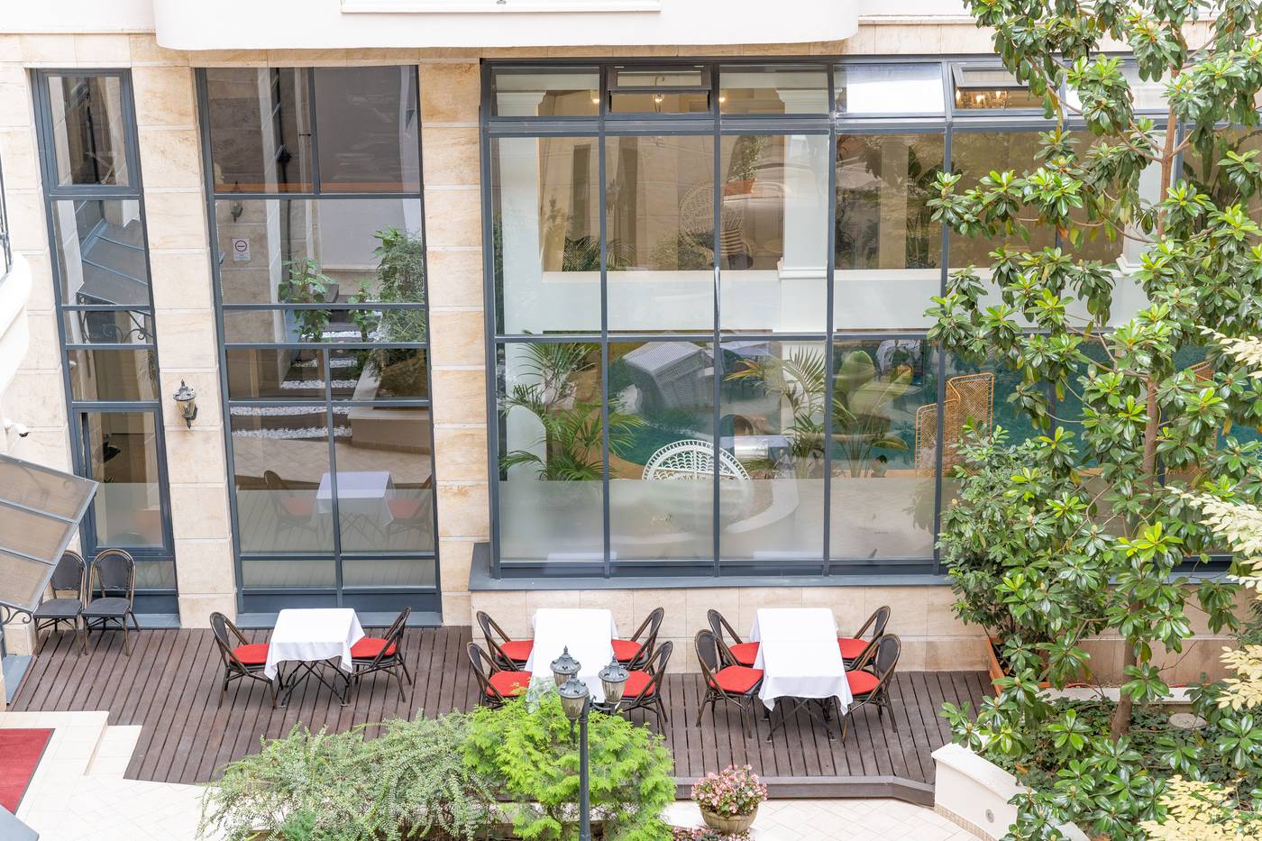 Queen-s-Court-Hotel-and-Residence-Terrace-9