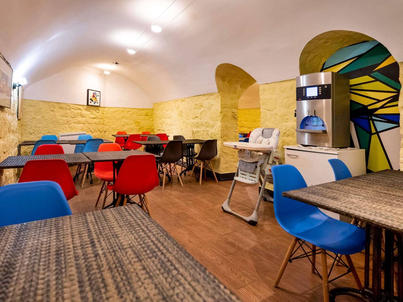 ibis-Styles-Paris-Maine-Montparnasse-Restaurant-10