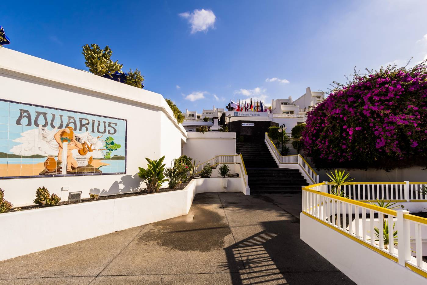 BelleVue-Aquarius-Lobby-11